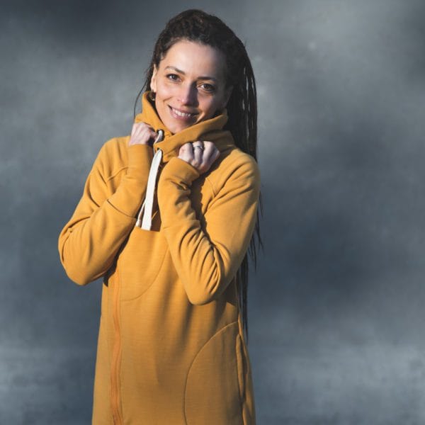 Sestrice Smart Hoodie 01 Ochre, babywearing, mikina na nosenie detí